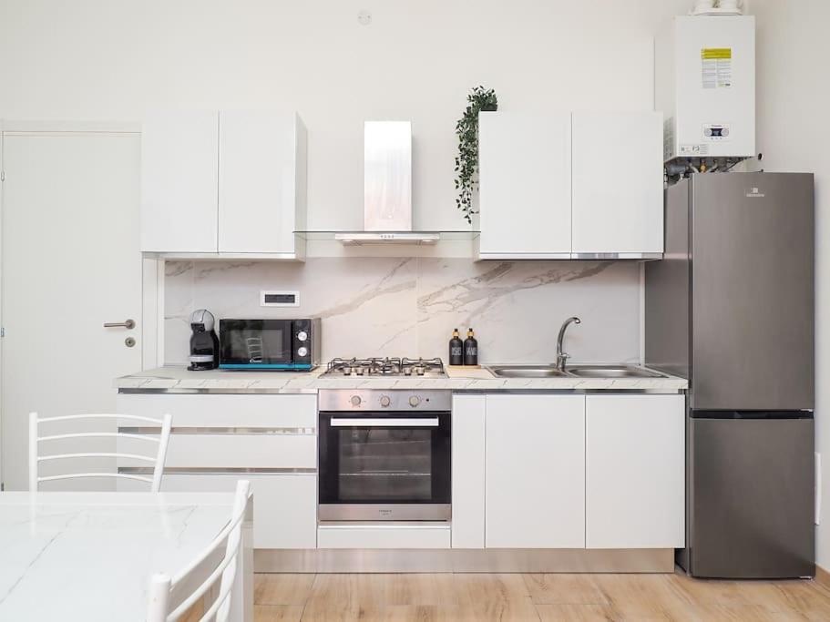 20 Min From Duomo Exclusive House - City Center Sesto San Giovanni Luaran gambar
