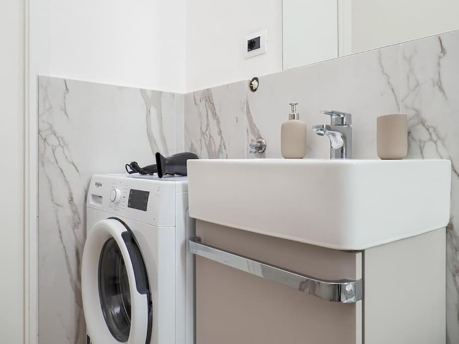 20 Min From Duomo Exclusive House - City Center Sesto San Giovanni Luaran gambar